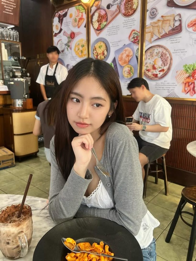 เปิดภาพล่าสุด คำเเก้ว ตอนเด็ก โตเป็นสาวสวยสะพรั่งเเล้ว