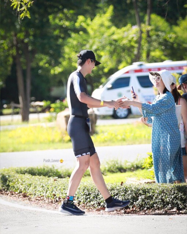 หวานมากก!!ส่องโมเมนต์ ดีเจพุฒ วิ่งเทิร์น จูบมือ จุ๋ย เติมพลัง(คลิป)