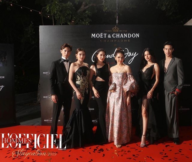 พาส่องแฟชั่น! “ดิว อริสรา” ในงานรวมดาว  “LofficielHommesThailand”