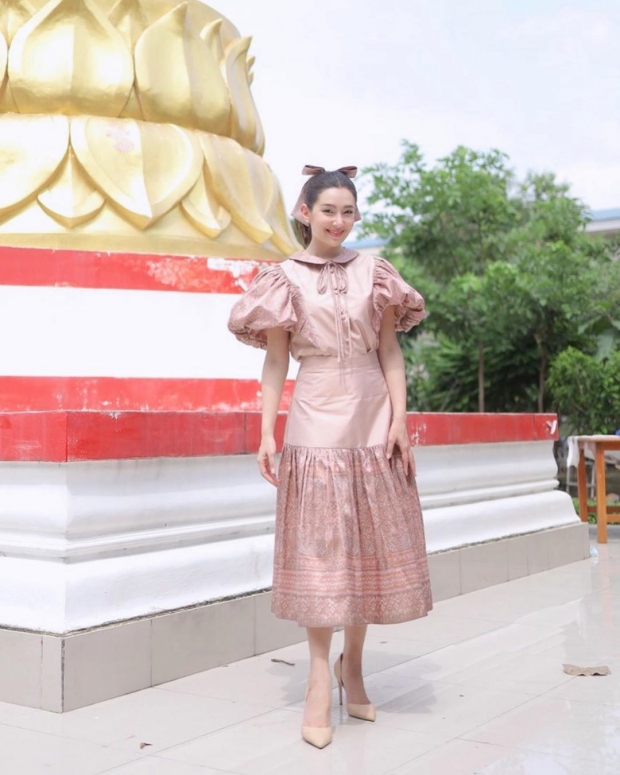 สวยสง่า เบลล่า ถือฤกษ์ดีเป็นเจ้าภาพงานกฐิน สวยปังในชุดผ้าไทย