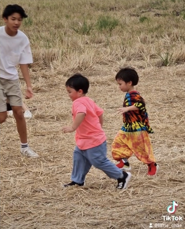 โมเมนต์น่ารัก คุณ-จุน ดูแลน้องสายฟ้าพายุไม่ห่าง ชื่นชมหน่อย-เคน สอนลูกดีมาก  