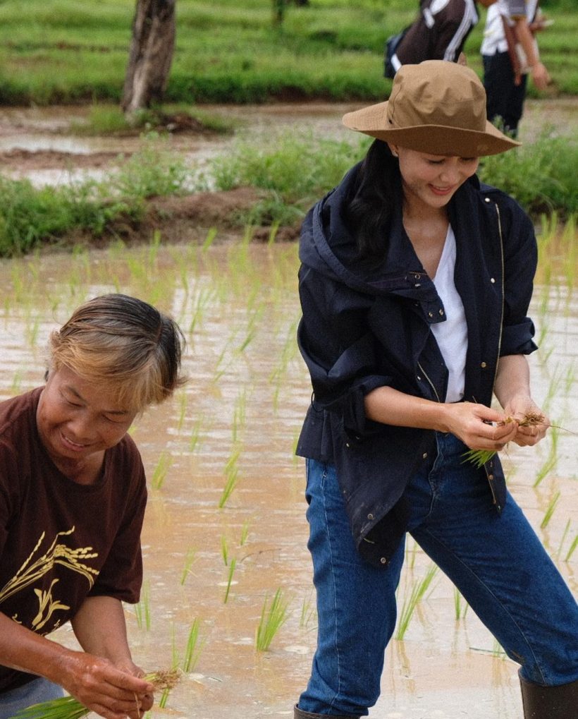  ดำนาปลูกข้าว! อดีตนางเอกดัง รีวิวชีวิตบ้านๆหลังพักเบรกไม่รับงานละคร