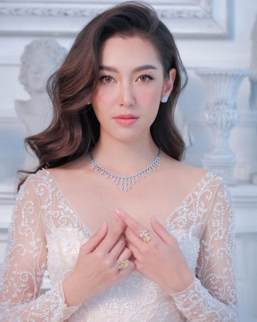 ย้อนชมภาพ เบลล่า ราณี สวยออร่านี่เเหละเจ้าสาวตัวจริง