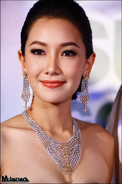 สวย เจิดจรัส คุณนายนุ่น วรนุช