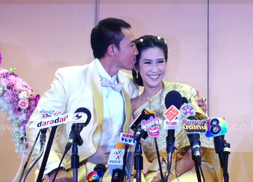 Pic : ชื่นมื่น ภาพบรรยากาศงาน ฉลองมงคลสมรสพระราชทาน ‘ป๊อก-ตั๊ก’  