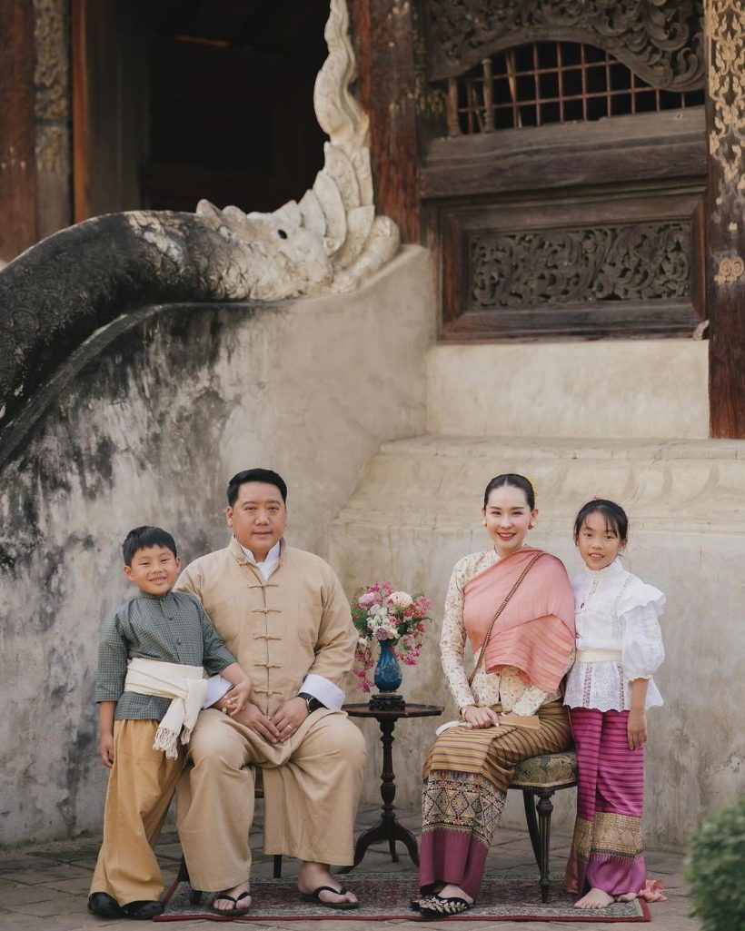 นุ้ย สุจิรา พาลูก-สามีทำบุญรับปีใหม่ เด็กๆโตแล้ว สวยหล่อออร่าจับมาก