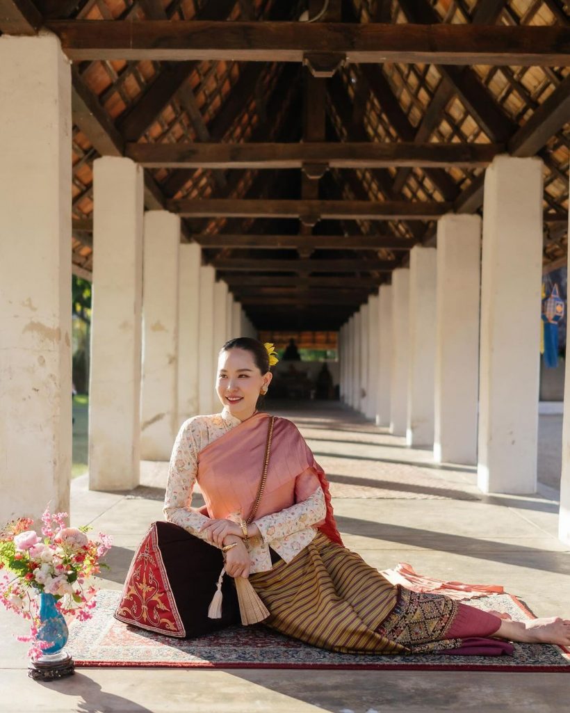 นุ้ย สุจิรา พาลูก-สามีทำบุญรับปีใหม่ เด็กๆโตแล้ว สวยหล่อออร่าจับมาก