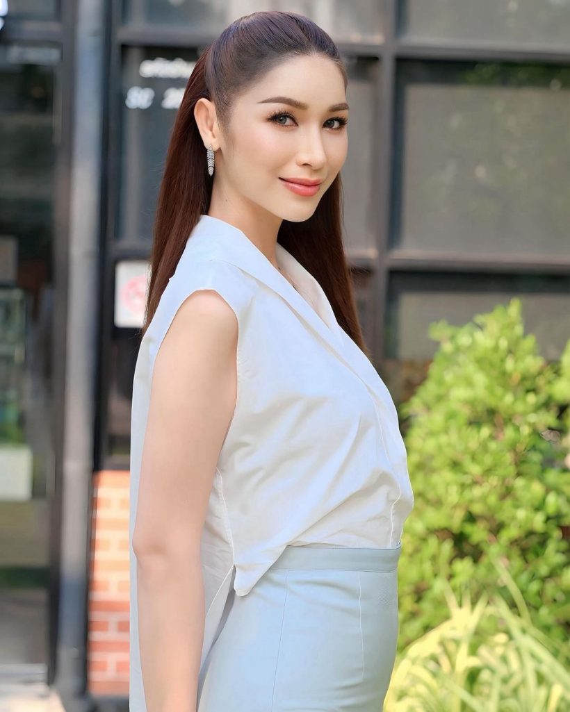   ยลโฉมความสวย  ปีใหม่ ศรุดา แอร์โฮสเตสสาวคว้ามงมิสทิฟฟานี่ปีที่25