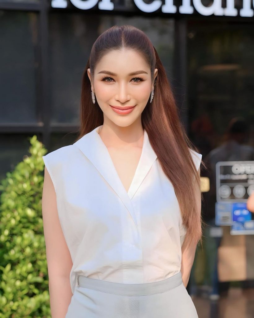   ยลโฉมความสวย  ปีใหม่ ศรุดา แอร์โฮสเตสสาวคว้ามงมิสทิฟฟานี่ปีที่25