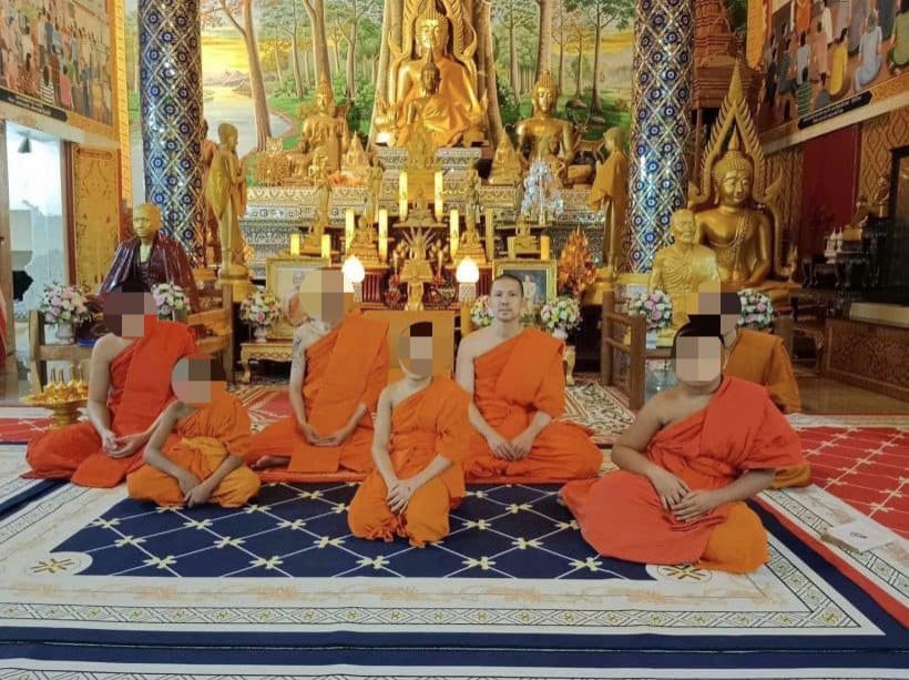 เปิดภาพล่าสุด  “พระเต๋อ” สาธุชนร่วมตักบาตรแน่น