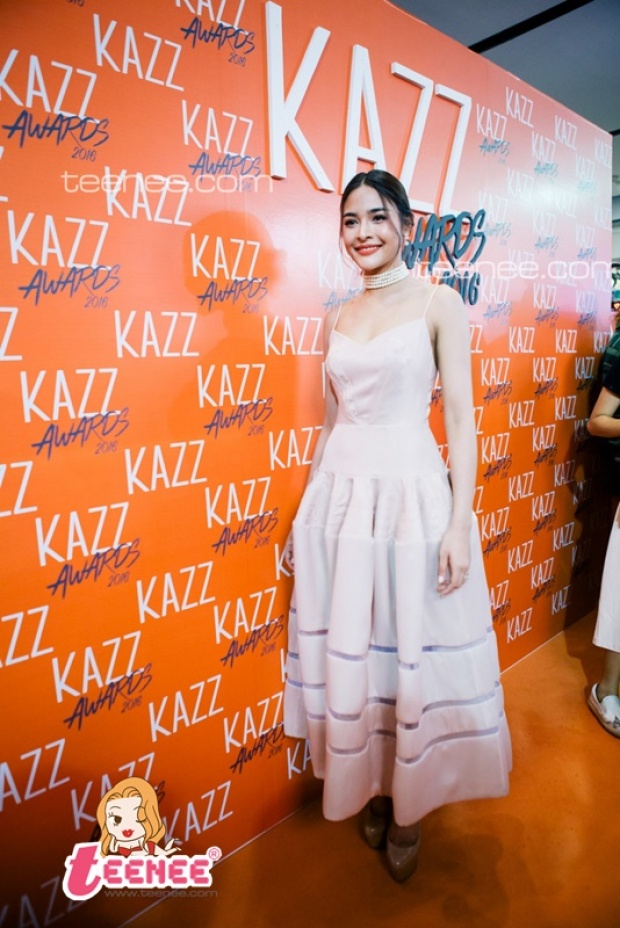 รวมแฟชั่นนางเอก ร่วมเฉิดฉายในงาน Kazz Awards 2016