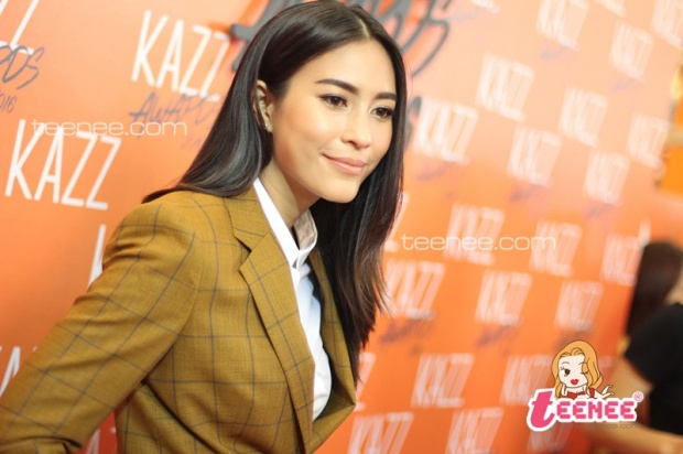 รวมแฟชั่นนางเอก ร่วมเฉิดฉายในงาน Kazz Awards 2016