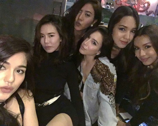 ผ่านไป 1 ปี 5 สาวเดอะเฟซทีมคริส หอวัง นัดปาร์ตี้กันเบาๆ