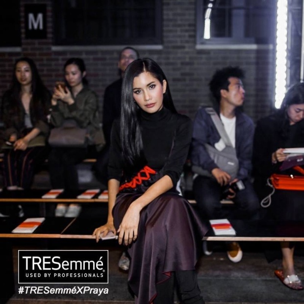 รวมภาพจัดเต็ม ปู ไปรยา คนดังที่น่าจับตามองใน NYFW