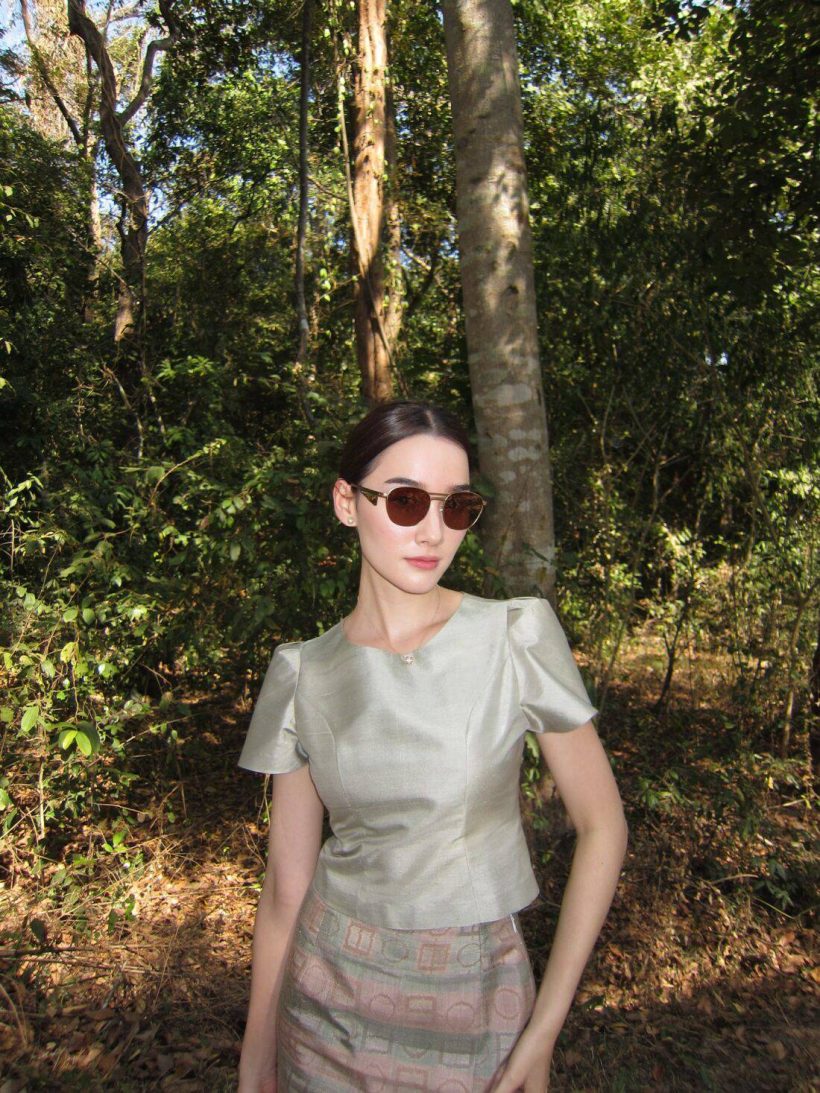 ส่อง เดียร์น่าฟลีโปควงจั๊กจั่นอคัมย์สิริ นุ่งชุดไทยทำบุญสวยจึ้งสะกด!
