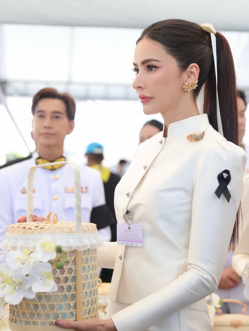 ศรีริต้า เบ้าหน้าฟ้าประทาน รวบผมตึงยังสวยยันกะโหลก