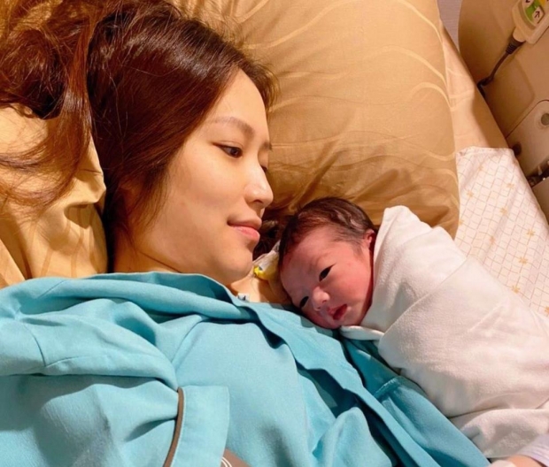 คลอดเเล้ว! น้องJZ ทายาทไทยรัฐ ลูกชายคนเเรกของ จูเนียร์-น้อยหน่า 