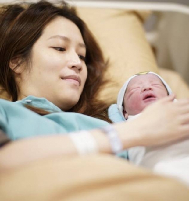 คลอดเเล้ว! น้องJZ ทายาทไทยรัฐ ลูกชายคนเเรกของ จูเนียร์-น้อยหน่า 