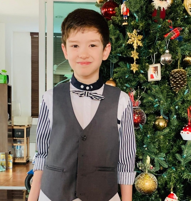 เริ่มเป็นหนุ่ม น้องวิน ลูกชายวิลลี่-เยลหลี วัย10ขวบ แต่ความหล่อพุ่งกระจาย