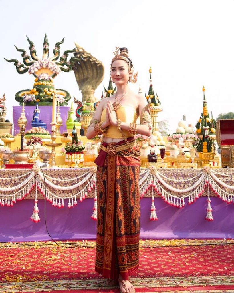 งามสง่าตรึงใจ เปิดภาพ เเต้ว ณฐพร ใส่ชุดไทยรำบวงสรวงพญาศรีสัตตนาคราช 