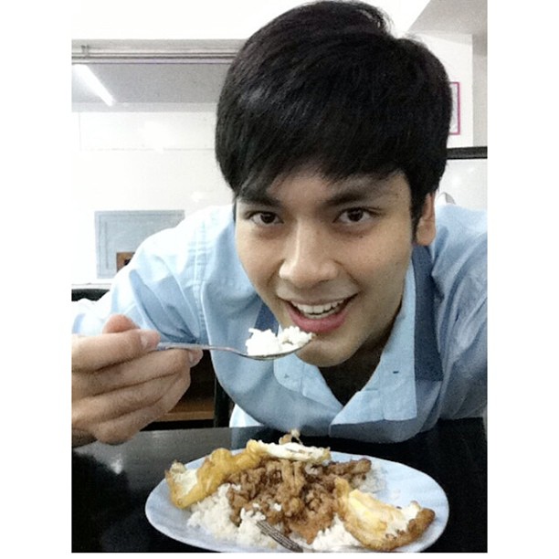 บอม ธนินทร์