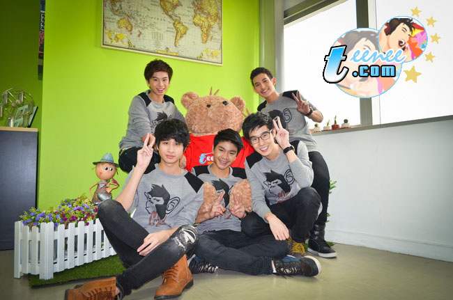  5หนุ่มบอยแบนด์ “Mad Monkeys”