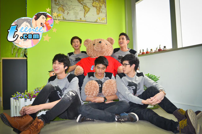 5หนุ่มบอยแบนด์ “Mad Monkeys”