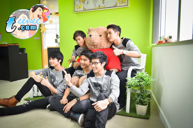 5หนุ่มบอยแบนด์ “Mad Monkeys”