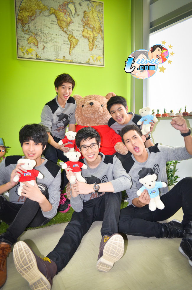 5หนุ่มบอยแบนด์ “Mad Monkeys”