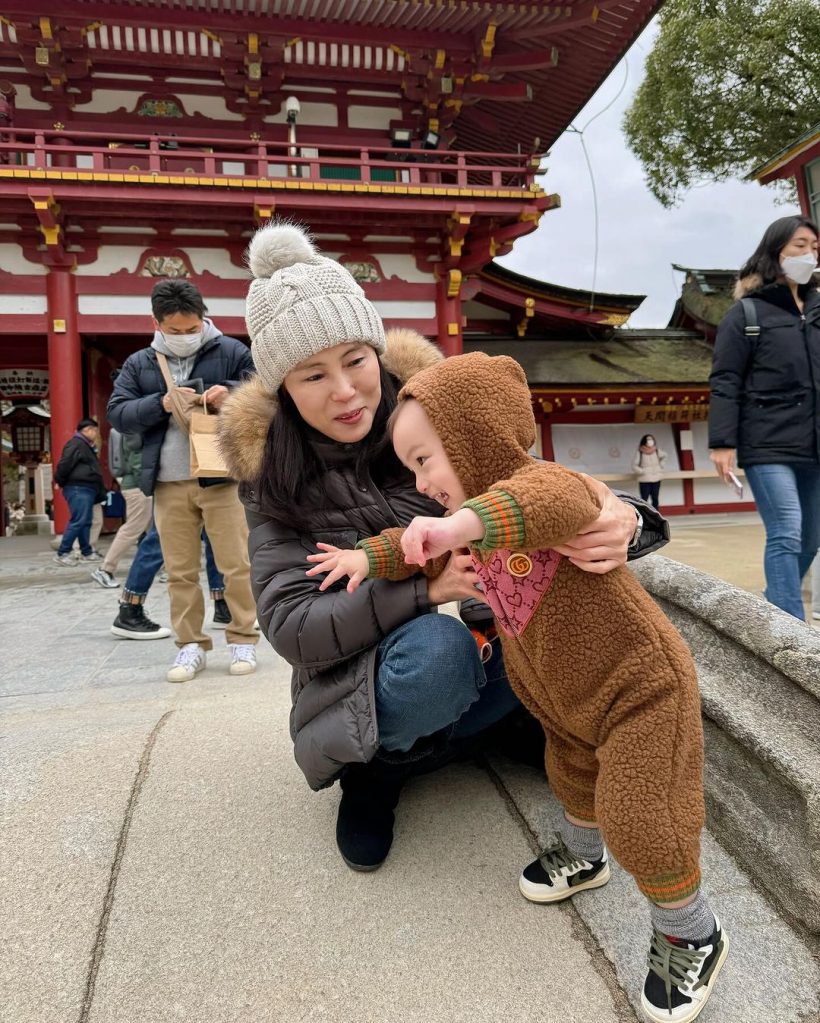 เปิดโฉมคุณปู่-คุณย่าของ น้องไซลาส ไม่แปลกใจลูกหลานงานดี