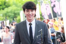 ช็อตสยบติ่ง!!เจมส์ จิ สาดความหล่อยิ้มทีใจละลาย