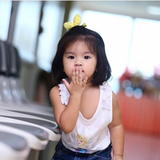 แจกความสดใส กับ ภาพและ คลิป น่ารักๆของ น้องมะลิลูกพ่อปอ น่าเอ็นดูมากก