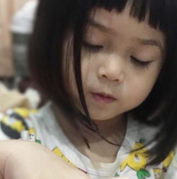 ยิ่งโตยิ่งน่ารัก! แอบส่องความสดใส น้องนามรูป ลูกสาว ไก่มีสุข !