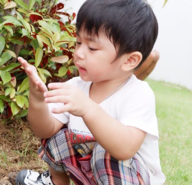 อัปเดตภาพ “น้องเลโก้” ลูกชายของคุณพ่อ “เอ พศิน” บอกเลยยิ่งโตยิ่งหล่อมาก!!!