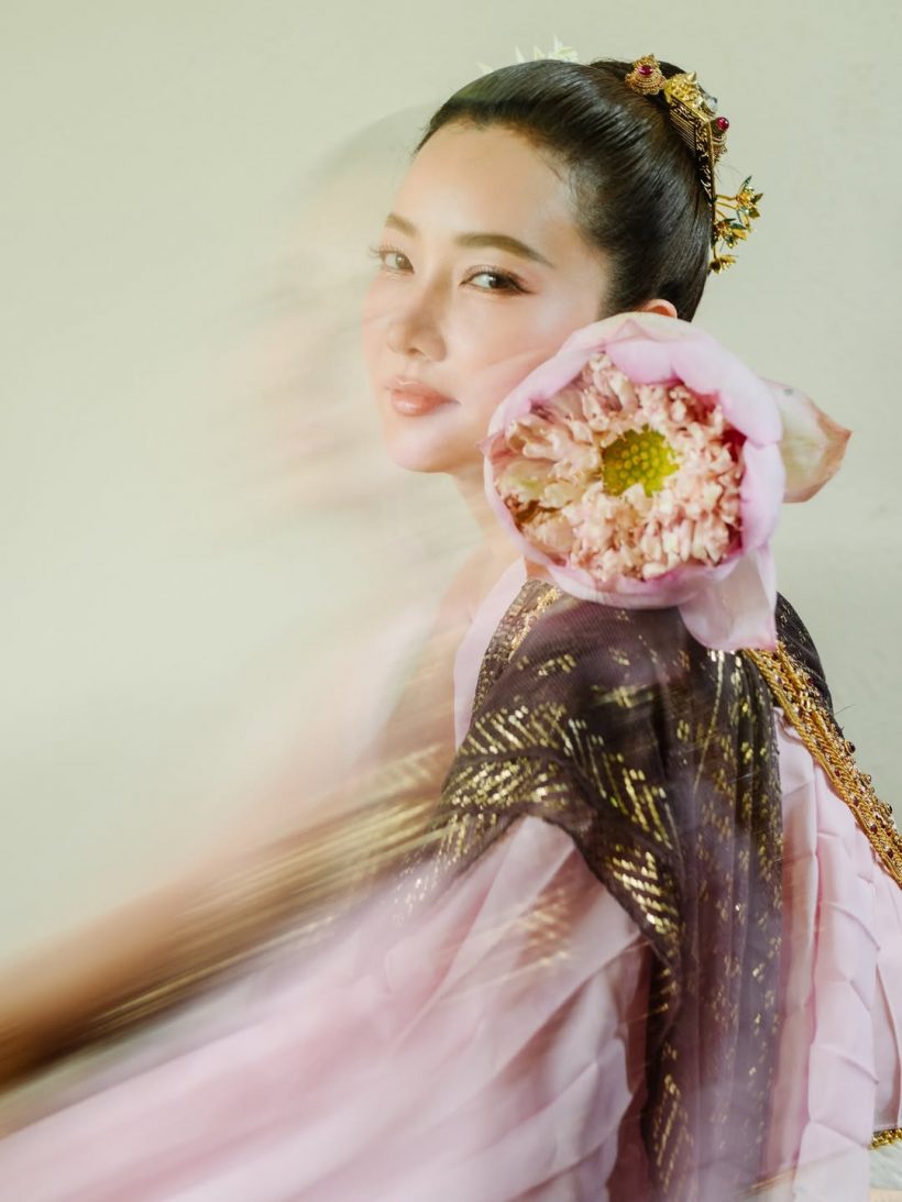 มัดรวมตัวเเม่บันเทิง เสิร์ฟเทรนด์ฮิต กระเเสดอกบัวฟีเว่อร์สุดๆ