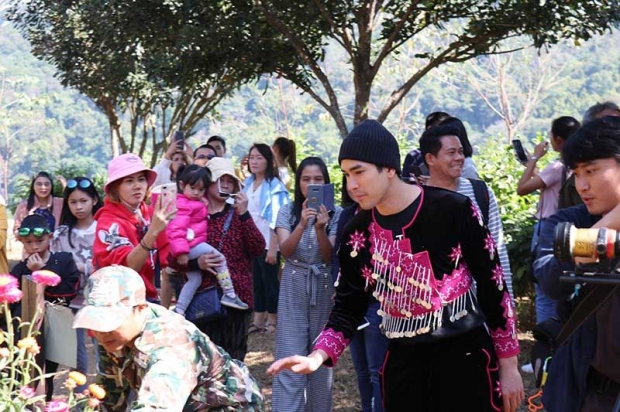 แฟนคลับเซอร์ไพร้ซ์! เจอณเดชน์แปลงโฉมเป็นเด็กดอย โผล่ชมซากุระเมืองไทย