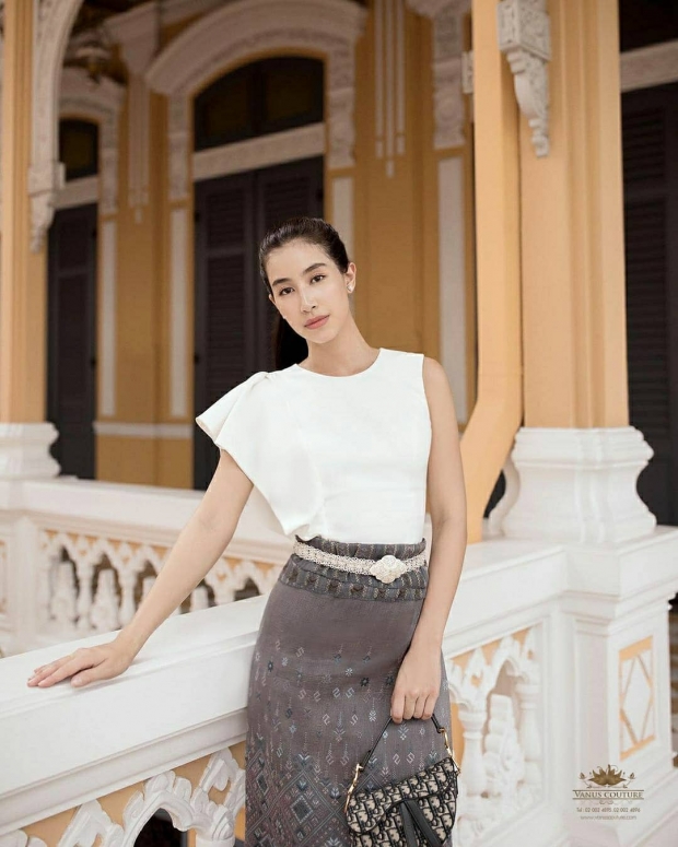  มิ้นต์ ชาลิดา กับลุคชุดไทยง่ายๆ สวยเรียบหรูดูแพงไม่เบา