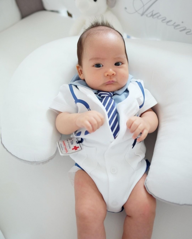 ชมความน่ารัก น้องกวินท์ ลูกชายริต้า -กรณ์ ในชุดแฟนซี จ้ำม่ำน่าฟัดสุดๆ 