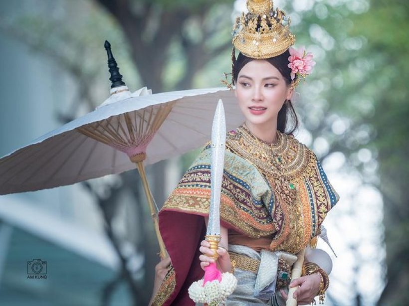 มัดรวมภาพ ใบเฟิร์น พิมพ์ชนก เป็นนางสงกรานต์ปี 66 สวยเด่นสง่างามที่สุด