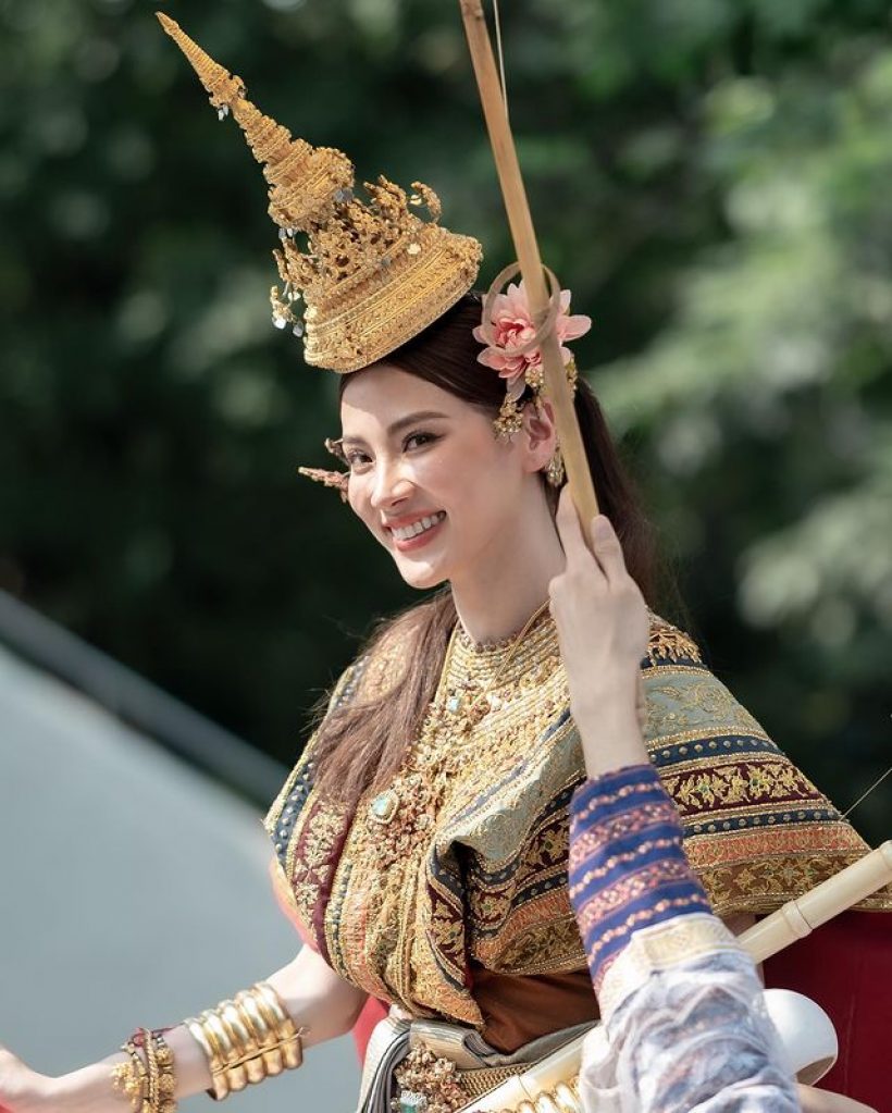 มัดรวมภาพ ใบเฟิร์น พิมพ์ชนก เป็นนางสงกรานต์ปี 66 สวยเด่นสง่างามที่สุด