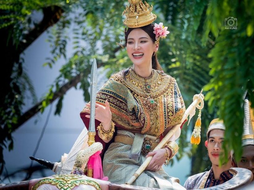 มัดรวมภาพ ใบเฟิร์น พิมพ์ชนก เป็นนางสงกรานต์ปี 66 สวยเด่นสง่างามที่สุด