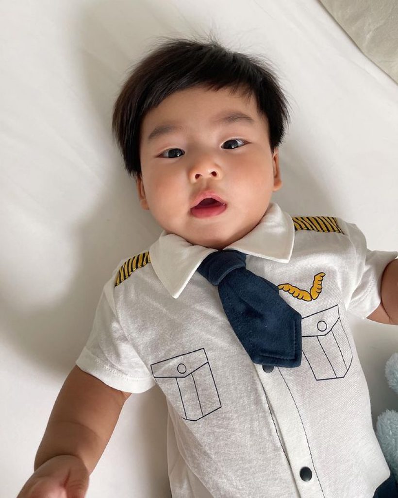 หลงรัก! จุ๋ย อวดภาพน้องพีร์เจ ใส่ชุดนักบิน คิ้วดกเเก้มยุ้ยหล่อมาก