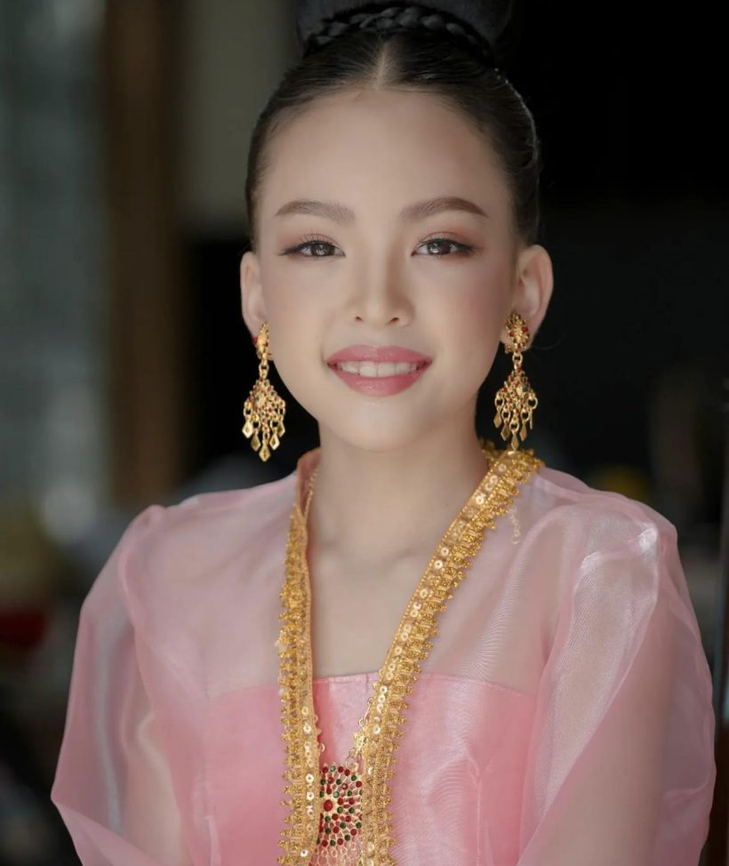 โอ้โห ลูกดารา เผลอแป๊บๆโตเป็นสาวแล้ว สวยได้แม่มาก