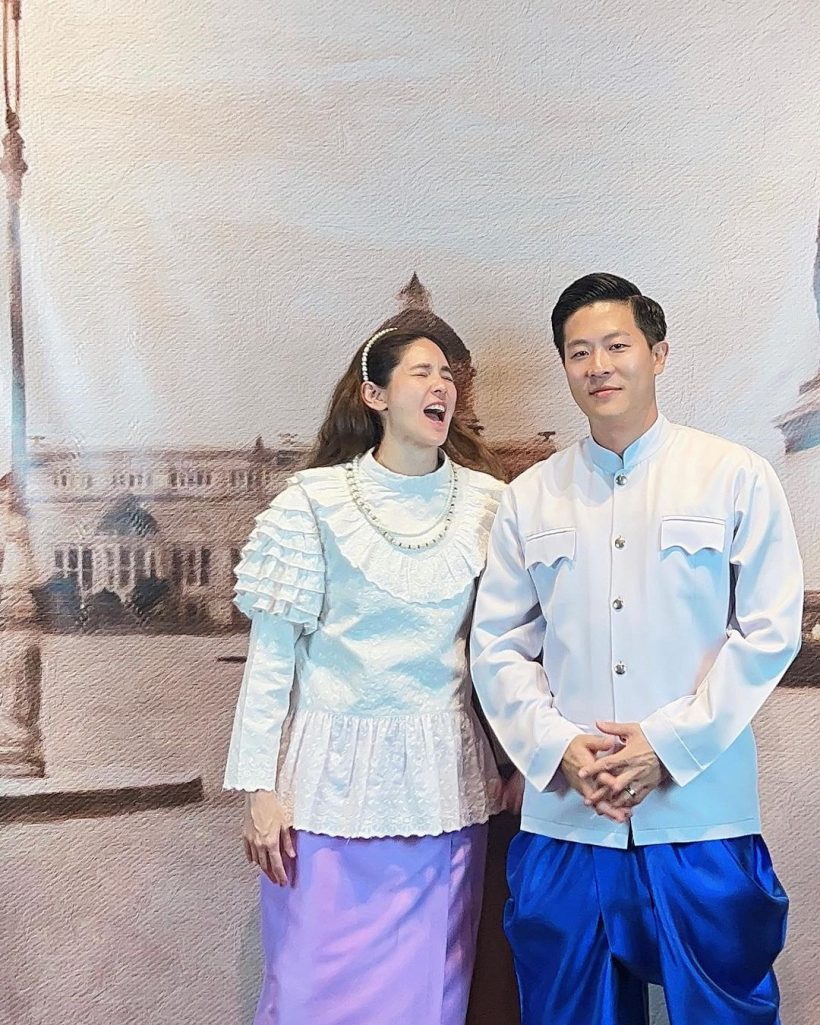 ดาราสาวชีวิตรักเเฮปปี้ จับสามีเเต่งชุดไทยครั้งเเรกให้ทำอะไรตามใจทุกอย่าง