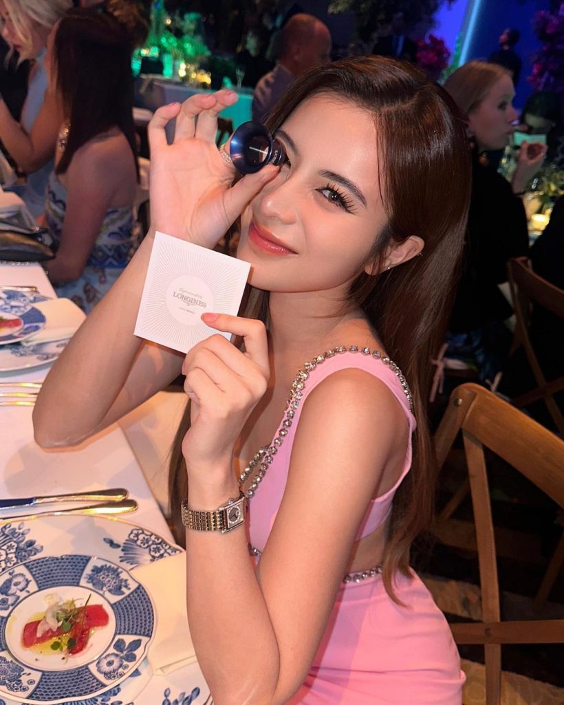 โอ้โห! เฟรมนางฟ้าชัดๆ เก้า สุภัสสรา กระทบไหล่ซุปตาร์สาว สวยกินกันไม่ลง