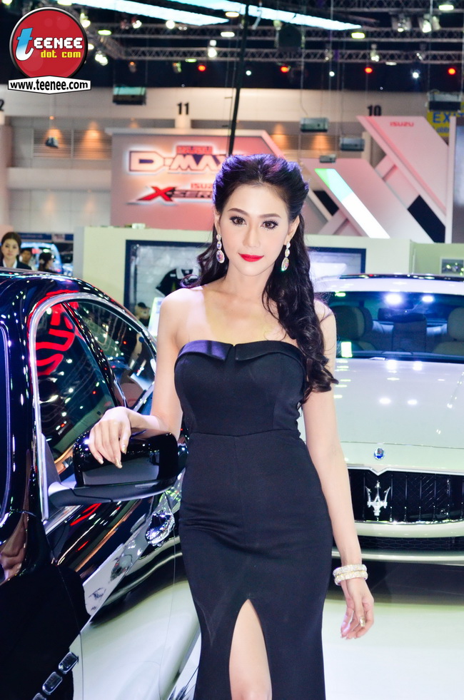 ลึกลับ น่าค้นหา กับสาวสวย จาก MASERATI