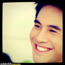 pic:หนุ่มหล่อเจ้าของรอยยิ้มอบอุ่นโป๊ป 