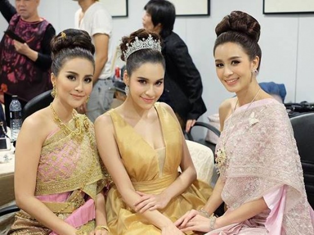 เบนซ์ ปุณยาพร เดินแบบในชุดไทย งามสง่า สวยเลอค่า