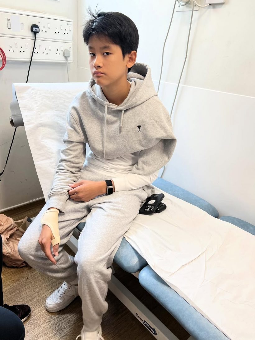 นาเดีย ใจหาย! ส่งลูกชาย น้องนพ เรียนต่อโรงเรียนดังที่อังกฤษ
