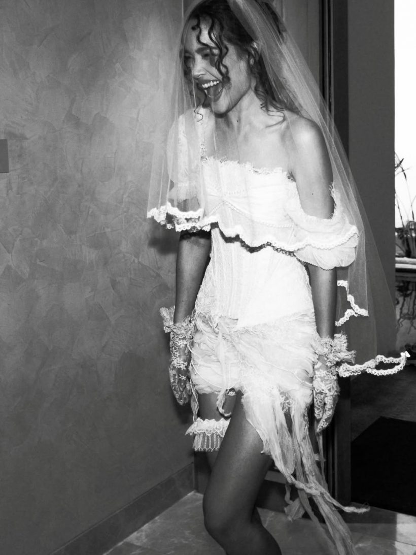 ส่องลุคปาร์ตี้สละโสด ญาญ่า สวยดุจนางเอกหนังย้อนยุค